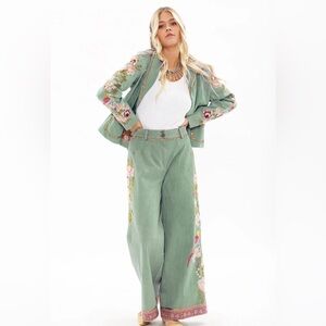 Aratta time to shine denim wash, floral embroidered pants